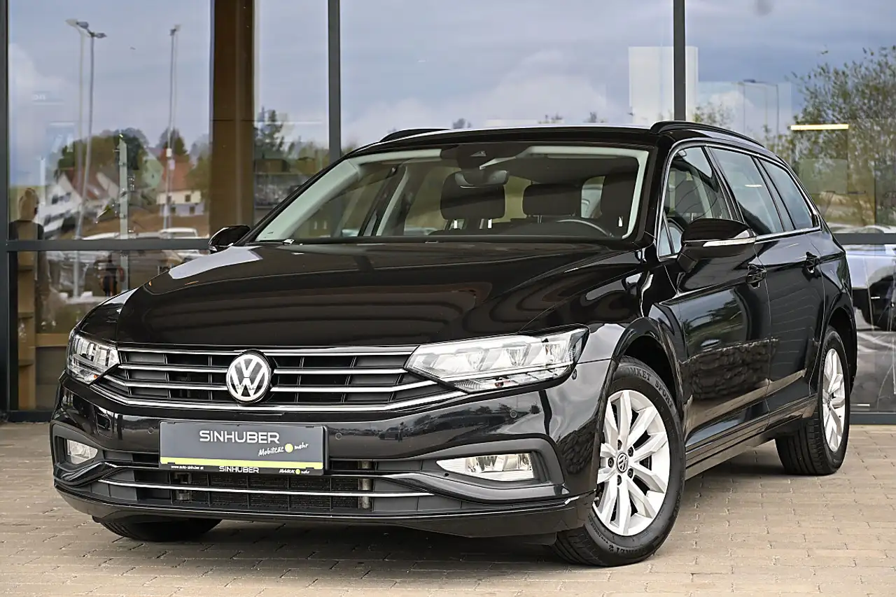 Volkswagen Passat Variant Business 1,6 SCR TDI DSG ACC, LED, Navi, Kamera... — photo 1 of 25