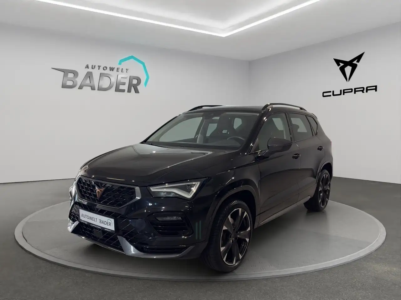 SEAT Ateca Basis Pano BeatsAudio AHK LED — photo 1 of 23