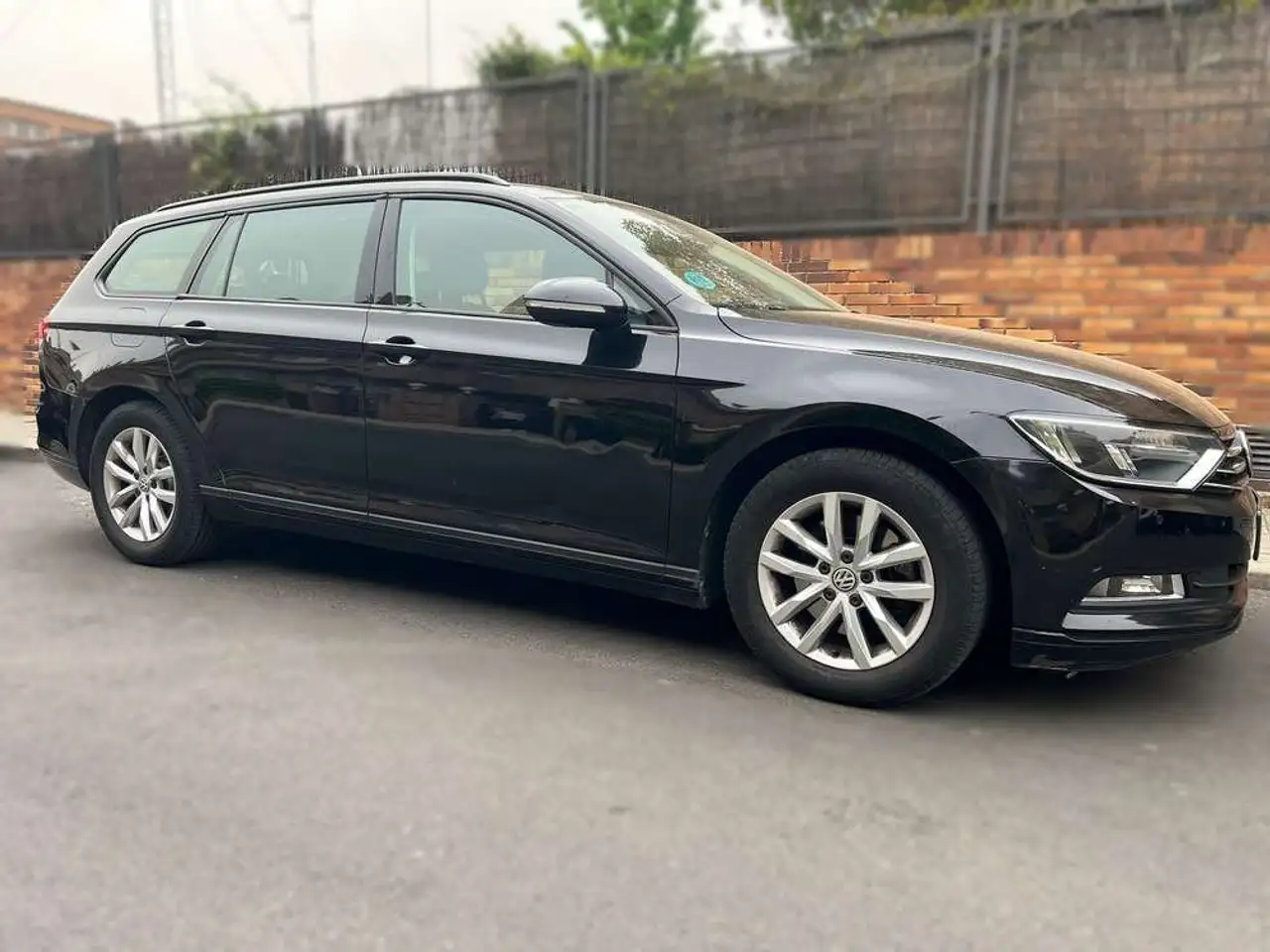 Volkswagen Passat Variant 1.6TDI Advance 88kW — photo 1 of 9
