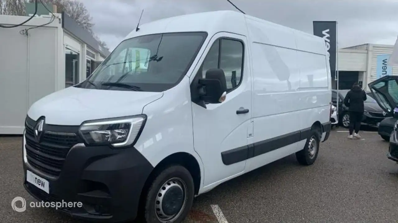 Renault Master F3500 L2H2 2.3 Blue dCi 135ch Confort Euro6 — photo 1 of 20