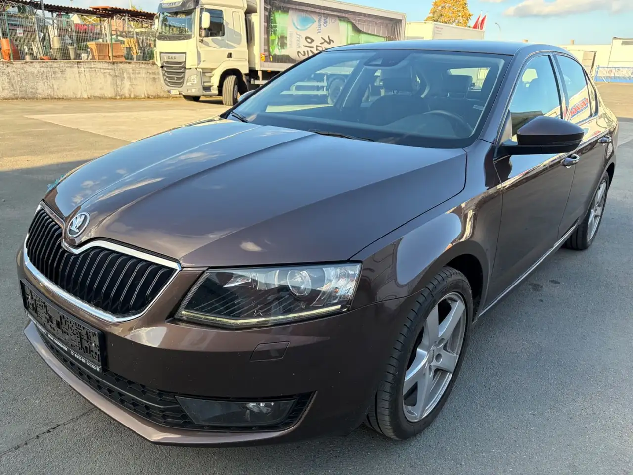 Skoda Octavia 2.0 TDI Lim. DSG Elegance — photo 1 of 40