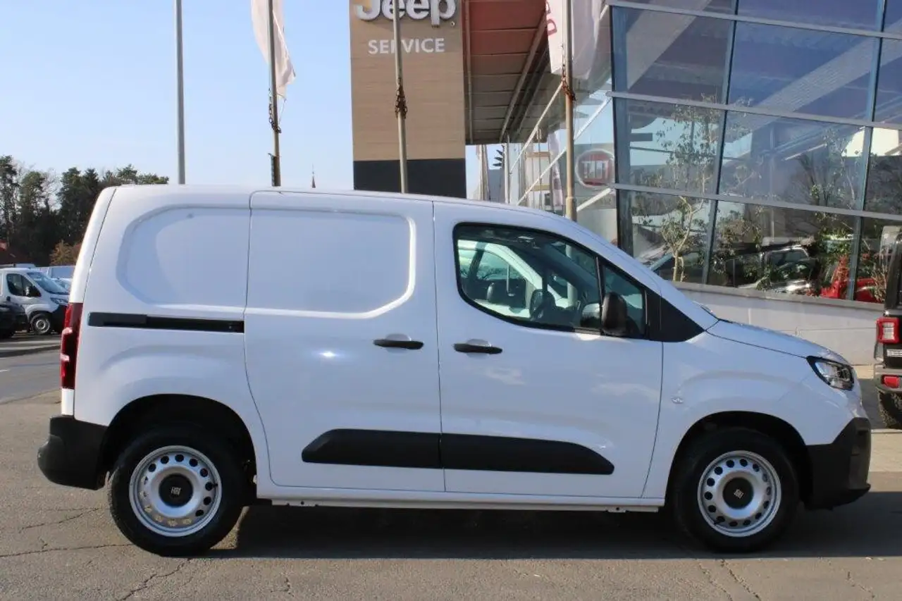Fiat Doblo Kastenwagen 100PS 10" Radio Klima Netto... — photo 1 of 23