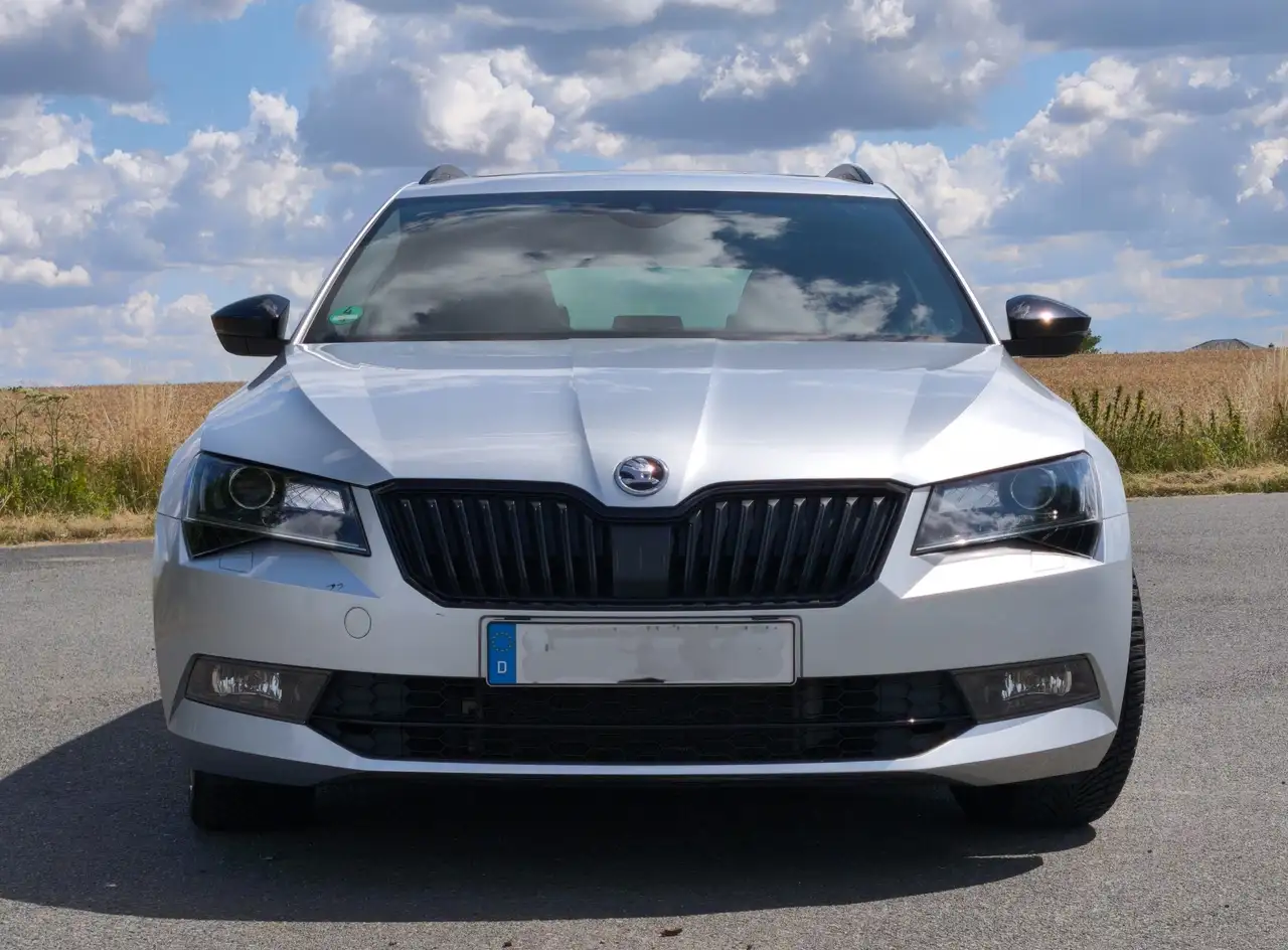 Skoda Superb Combi 2.0 TDI 4x4 DSG Sportline Vollausstattung — photo 1 of 18