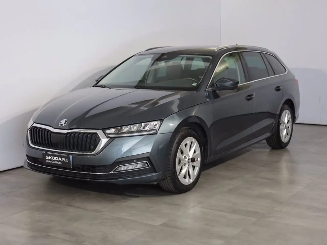 Skoda Octavia wagon 2.0 tdi evo style 150cv dsg — photo 1 of 15