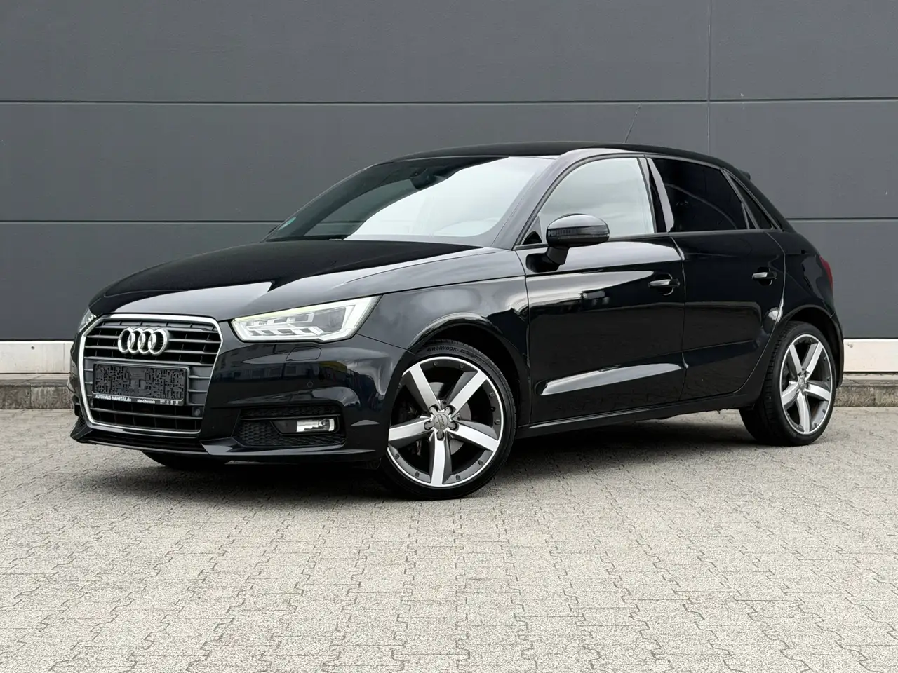 Audi A1 Sportback S line Sport Xenon 2. Hand TOP — photo 1 of 15