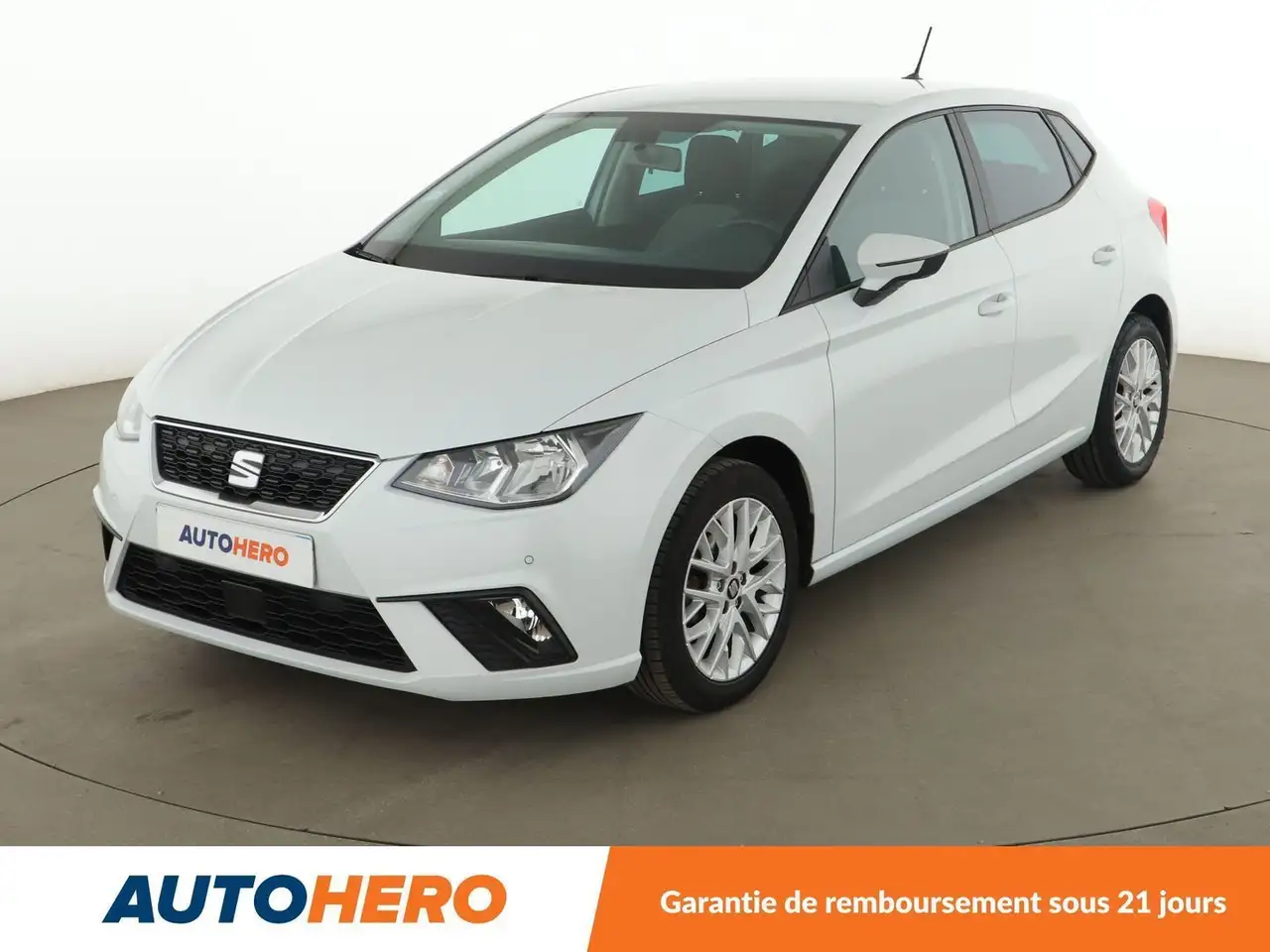 SEAT Ibiza 1.0 MPI Urban — photo 1 of 29