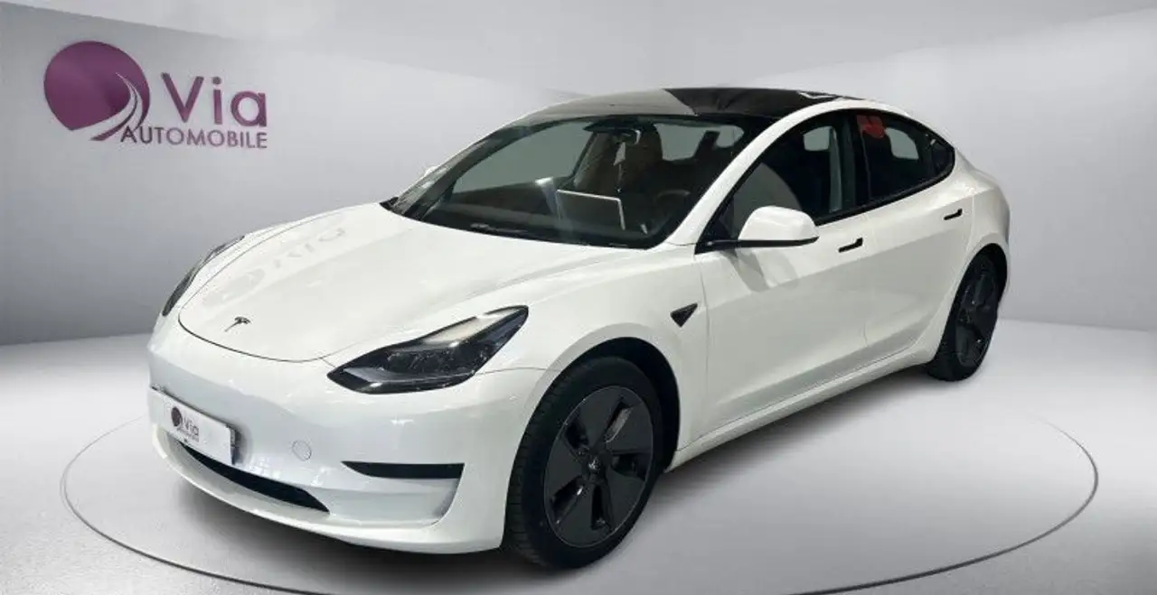 Tesla Model 3 STANDARD RWD PLUS MY22 — photo 1 of 37