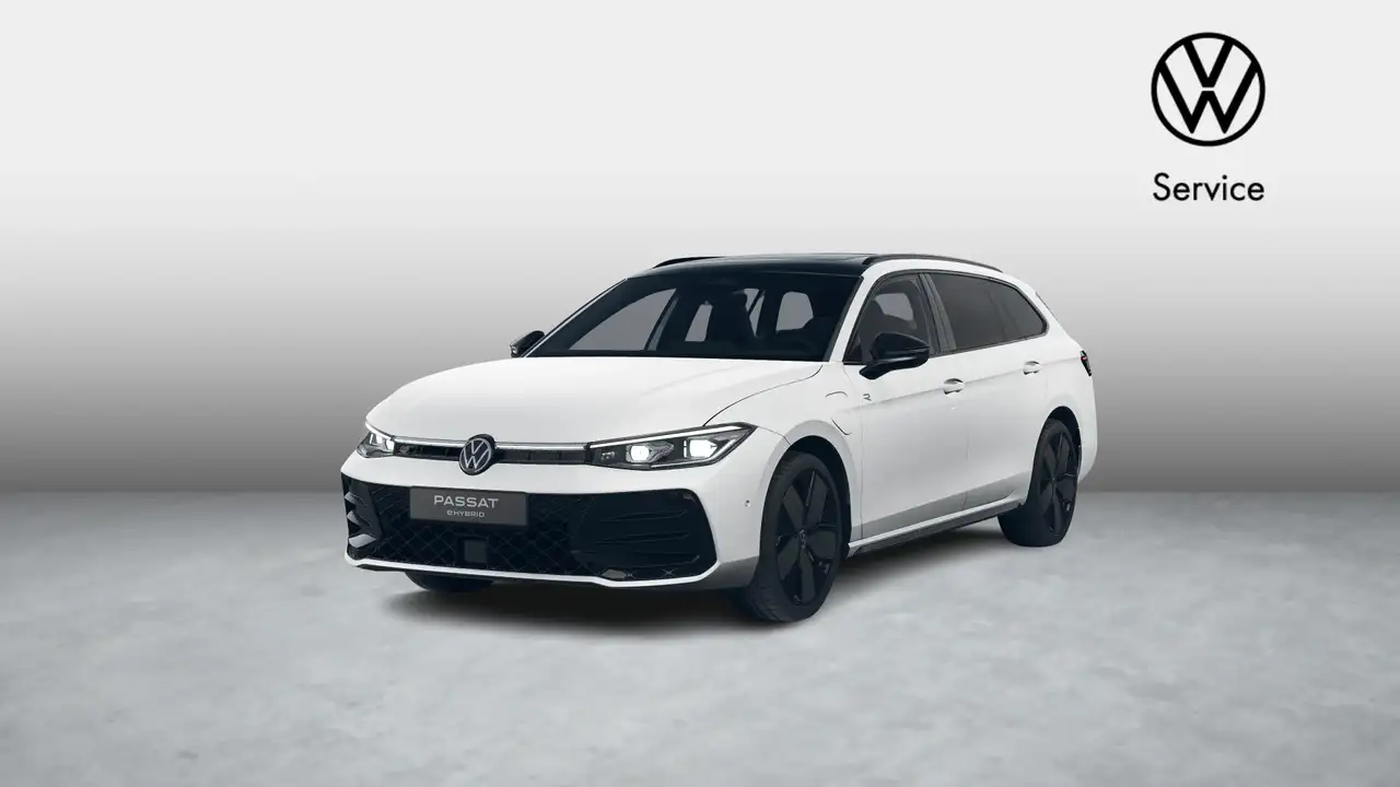 Volkswagen Passat Variant 1.5 eHybrid R-Line Edition 272 PK DSG Black Style, — photo 1 of 14