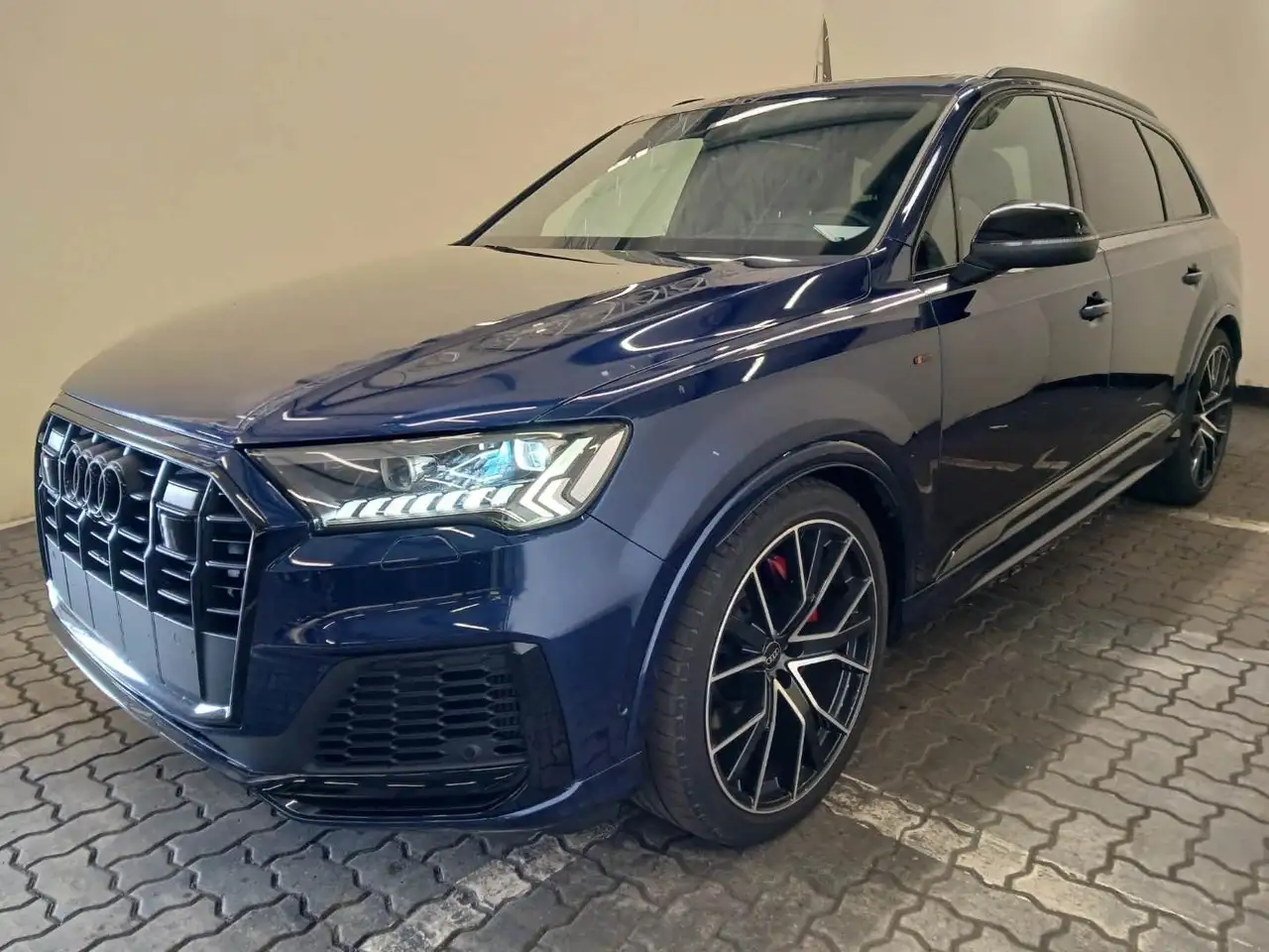 Audi Q7 Competition plus 7-Sitze/Laser/22Zoll/Pano/ — photo 1 of 12