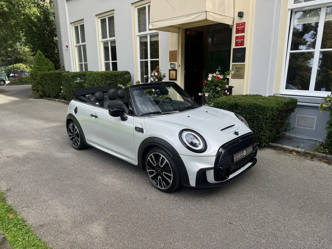 MINI Cooper S Cabrio 2.0 JCW pakket, H/K, Adaptief — photo 1 of 25