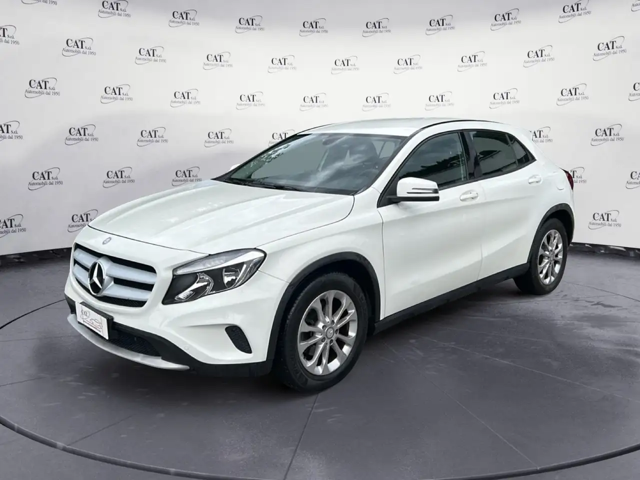 Mercedes-Benz GLA 180 GLA 180 d (cdi) Executive — photo 1 of 15