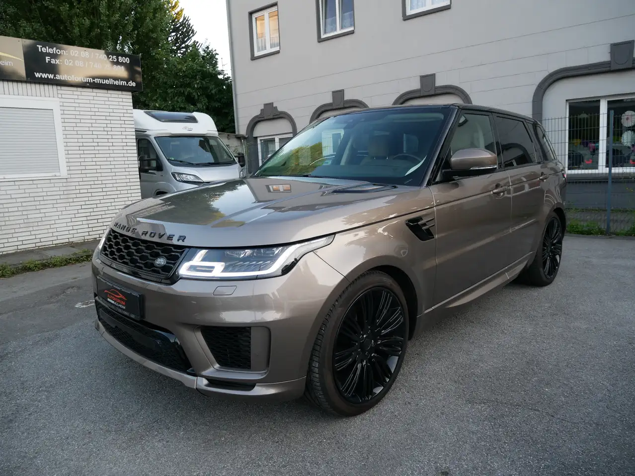 Land Rover Range Rover Sport HSE Matrix-LED Spur Kam Leder Navi Luftfed.ACC AHK — photo 1 of 16