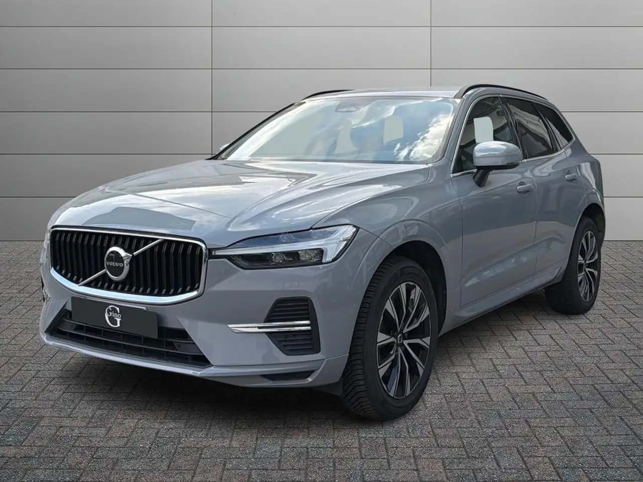 Volvo XC60 2.0 b4 Core awd auto — photo 1 of 15