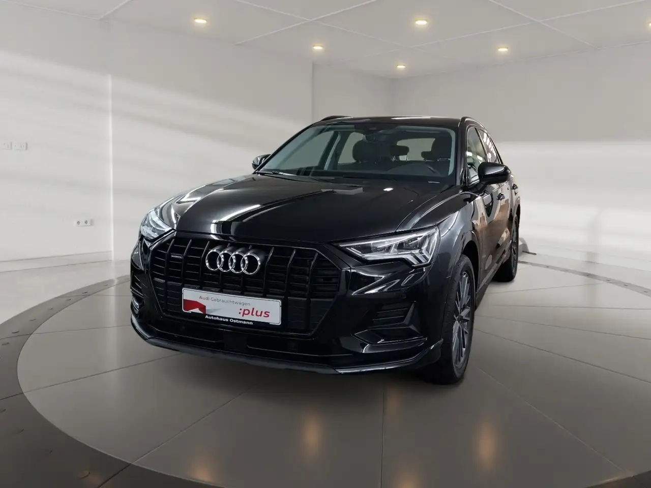 Audi Q3 40 TFSI quattro Matrix RFK CarPlay Pano — photo 1 of 20