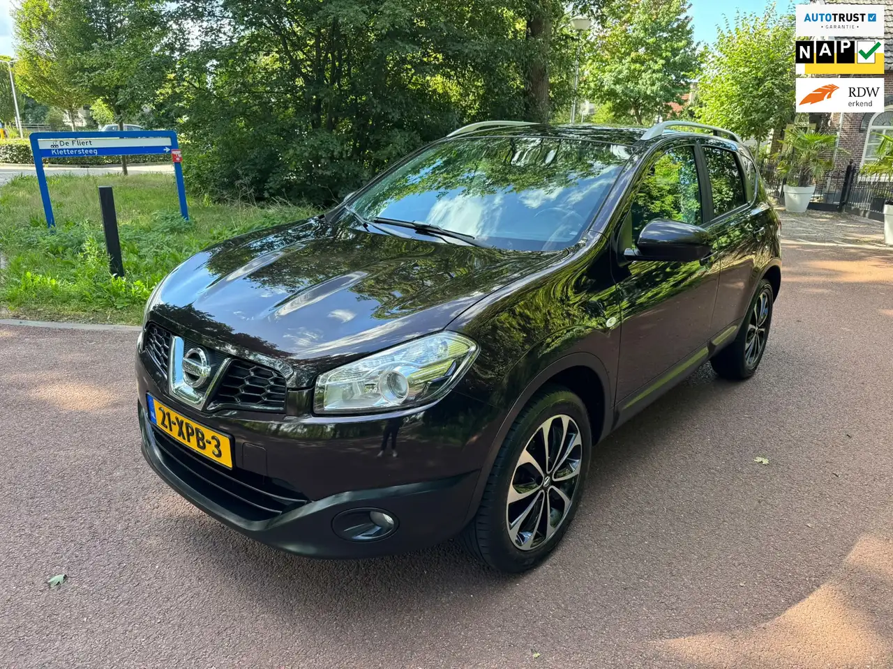 Nissan Qashqai 1.6 Connect Edition / Navi / Camera / Pano / Airco — photo 1 of 19