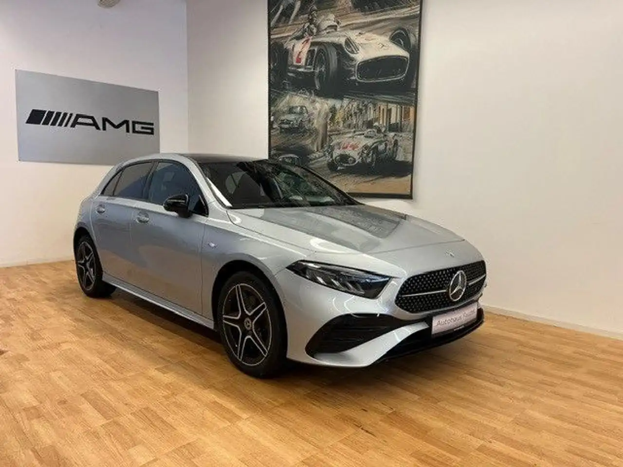 Mercedes-Benz A 250 e AMG-Line Panorama Distronic Keyless Go — photo 1 of 13