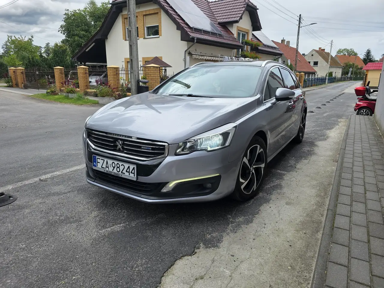 Peugeot 508 SW BlueHDi 150 Stop&Start Active — photo 1 of 15