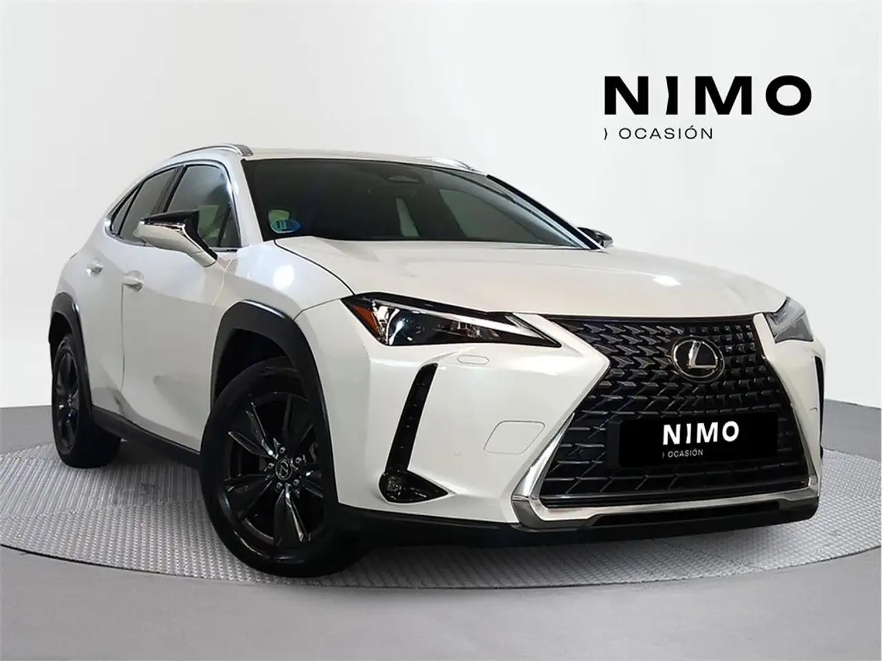 Lexus UX 300e e- Plus — photo 1 of 16