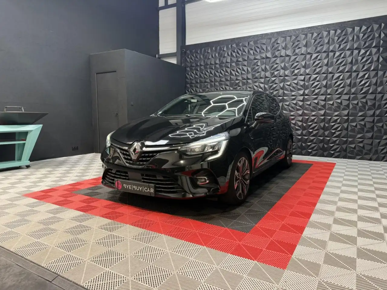 Renault Clio 5 INTENS EDITION ONE 1.0l 100CH CAMERA 360 SIEGES ET VOLANT CHAUFFANTS CARPLAY BOSE GTIE 12 MOIS — photo 1 of 15