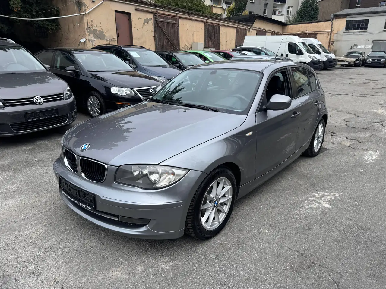 BMW 118 118i*Klimaanlage*Lederaustattung*Sitzheiz.*PDC*Euro 4*TÜV NEU* — photo 1 of 13