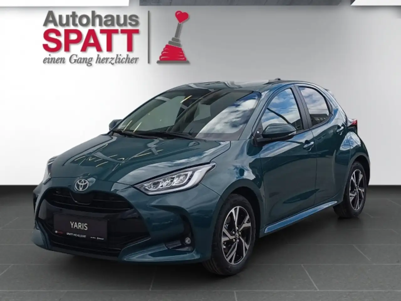 Toyota Yaris 1,5 VVT-i Hybrid Active Drive !! Jungwagen !! — photo 1 of 7