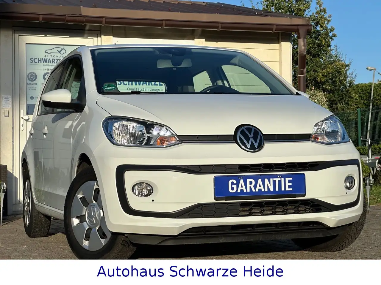 Volkswagen up! UP! 1.HAND*KAMERA*SITZHEIZUNG*TEMPO*DAB+*BLTOOTH — photo 1 of 34