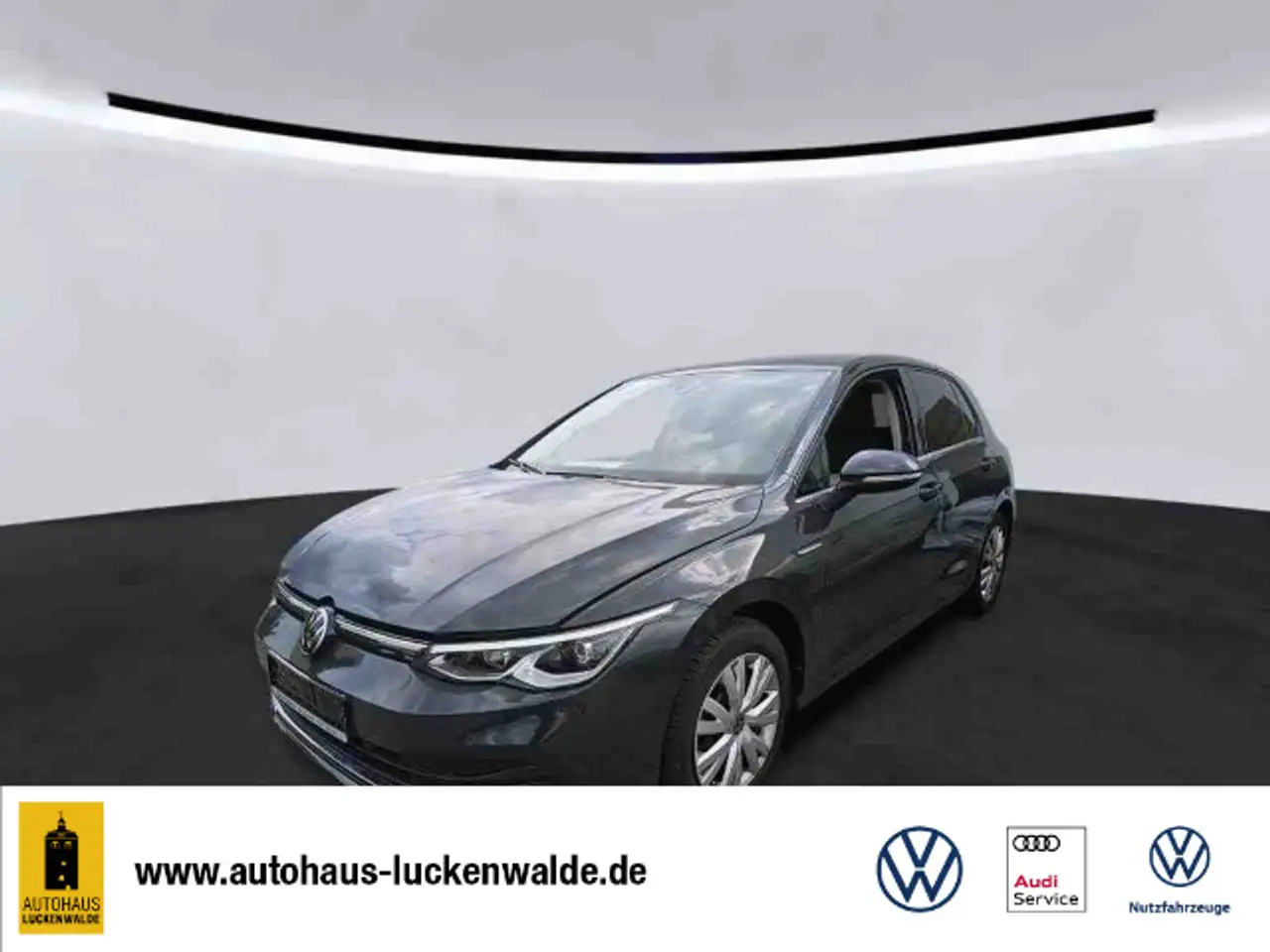 Volkswagen Golf VIII 1.5 eTSI Style DSG *ACC*R-CAM*SHZ*PDC* — photo 1 of 3