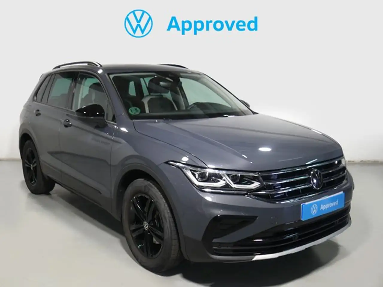 Volkswagen Tiguan 2.0TDI Urban Sport DSG 110kW — photo 1 of 12