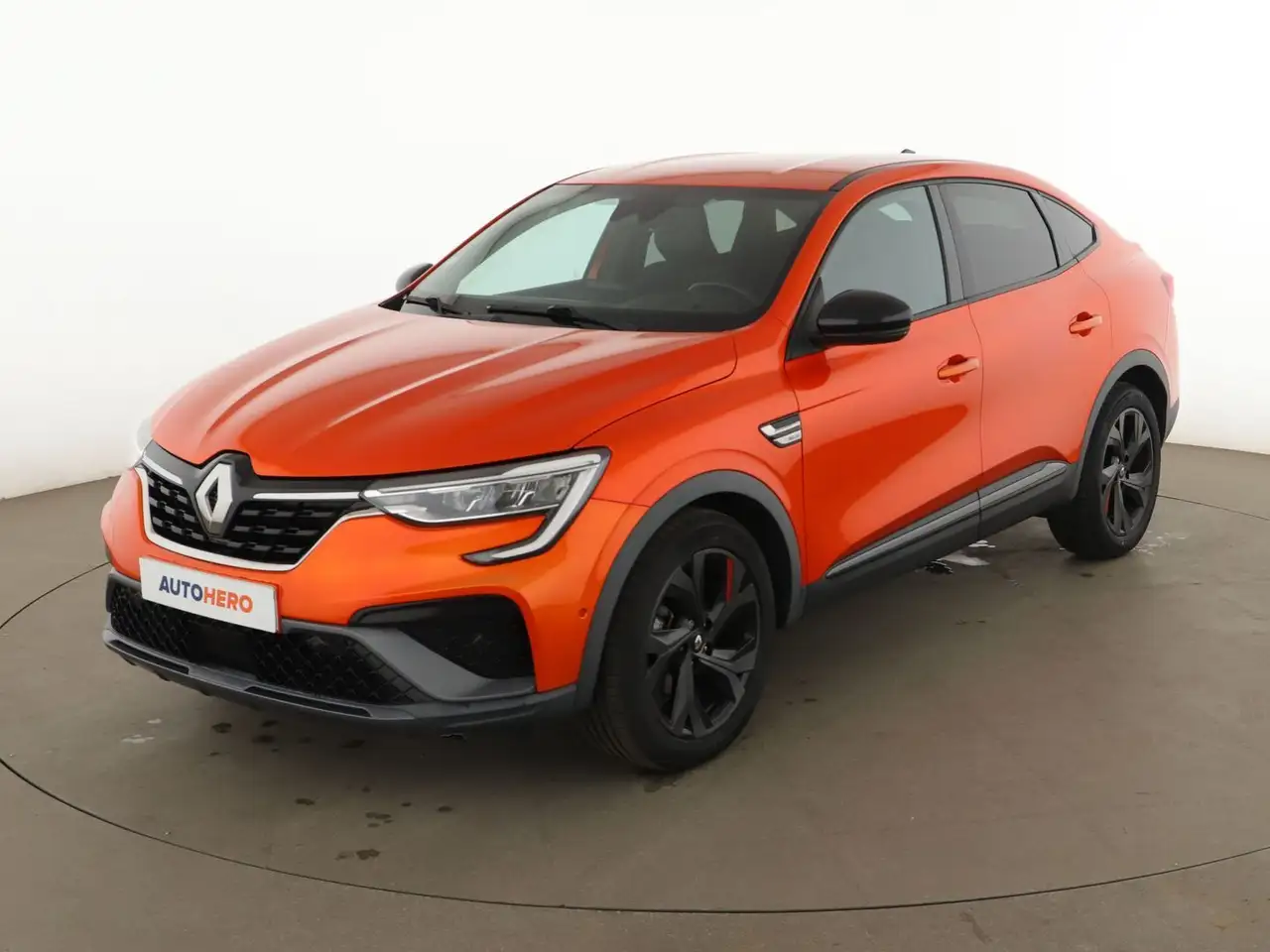 Renault Arkana 1.6 E-Tech RS Line — photo 1 of 33