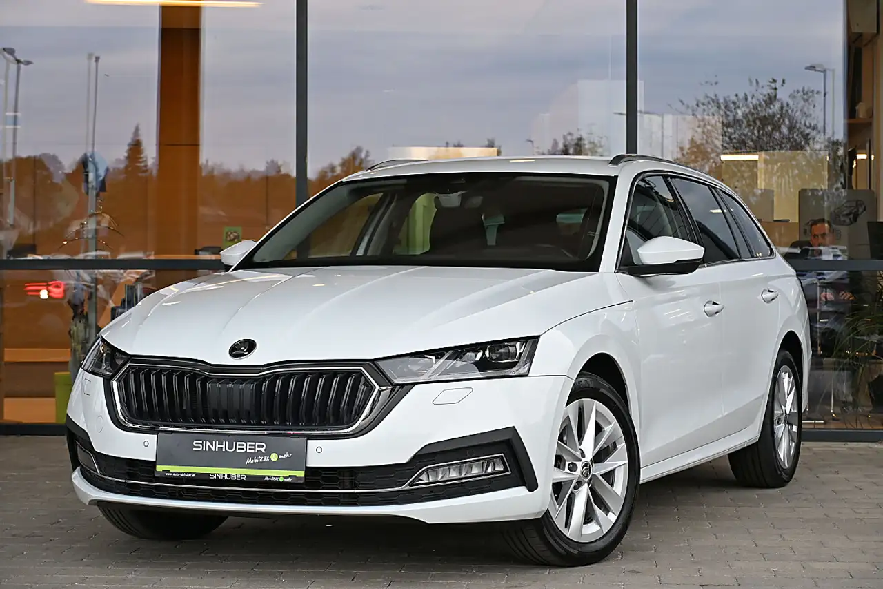 Skoda Octavia Combi 2,0 TDI Style DSG ACC, AHK schwenkbar, Ma... — photo 1 of 31
