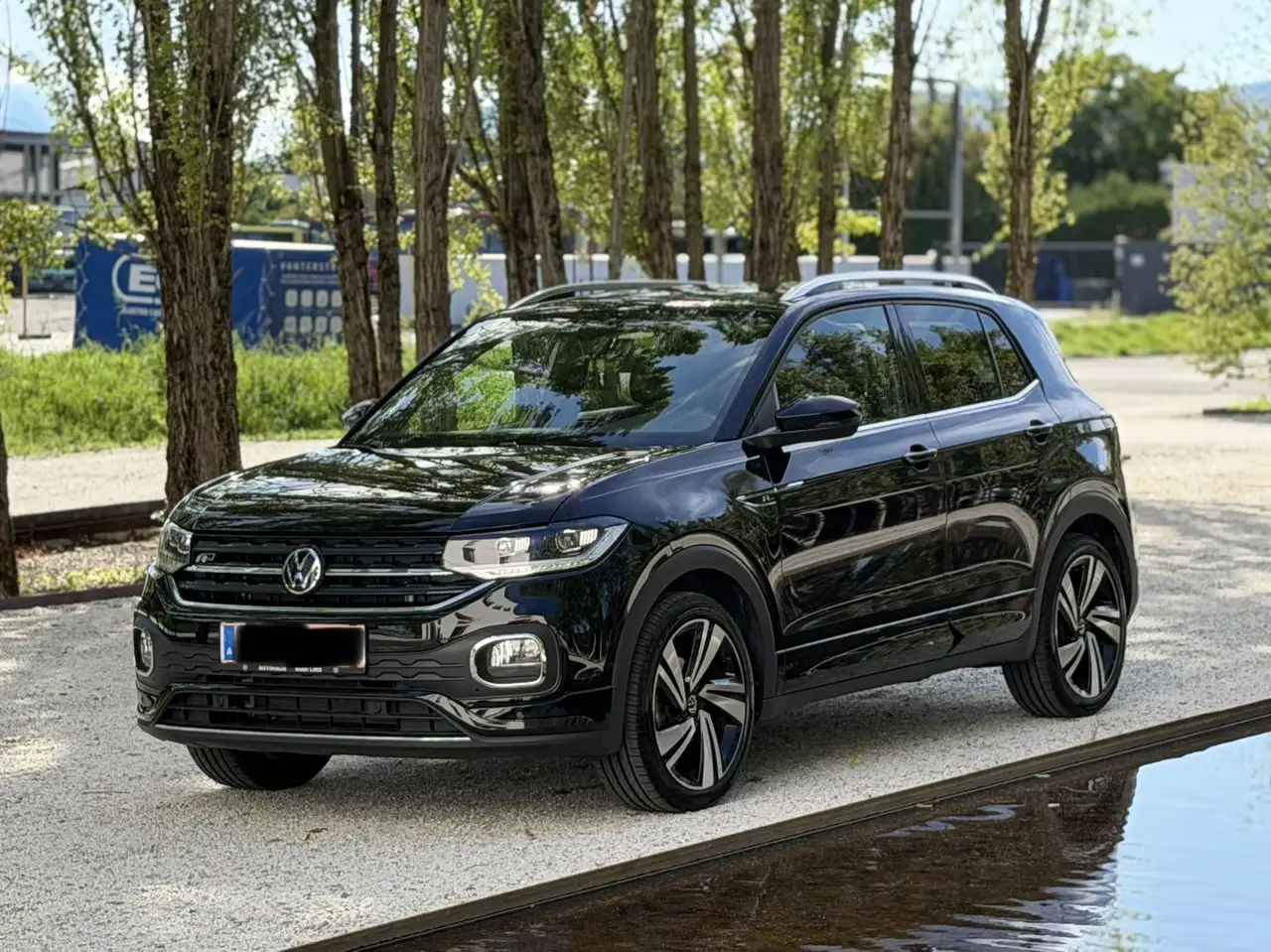Volkswagen T-Cross 1,0 TSI R-Line DSG — photo 1 of 13