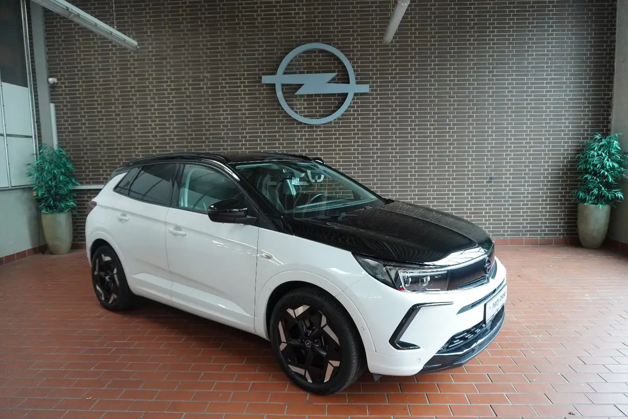 Opel Grandland X Grandland GSe Plug-in Hybrid 4 — photo 1 of 15