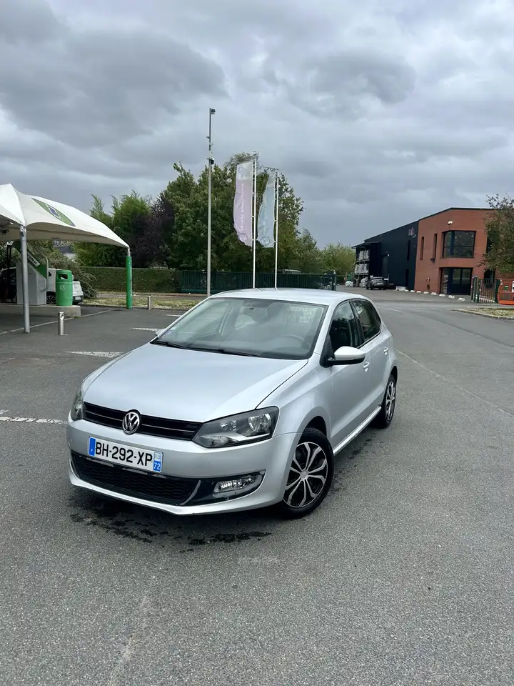 Volkswagen Polo 1.2 70 Confortline — photo 1 of 9