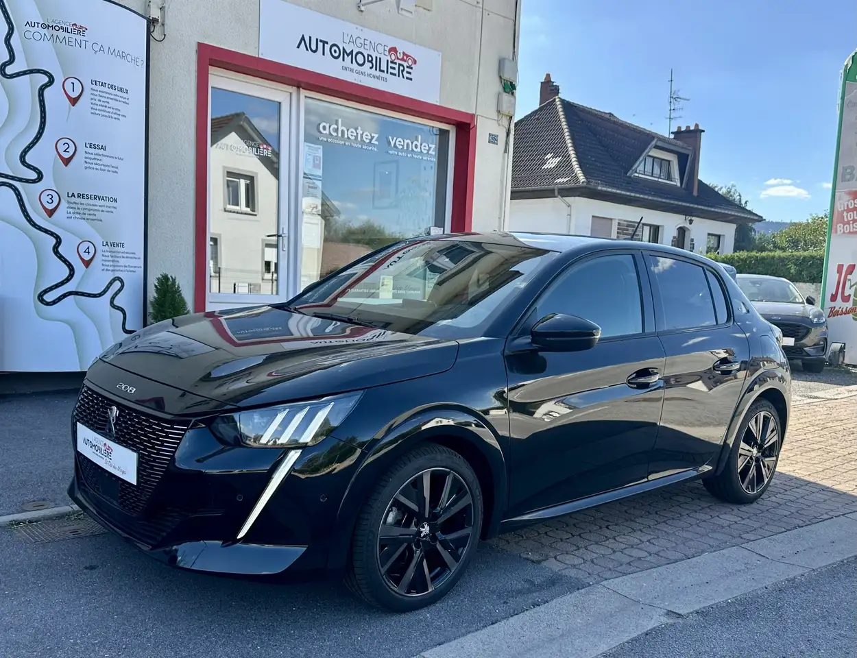Peugeot 208 1.2 l 130 ch Boite Auto GT 1ère main — photo 1 of 31