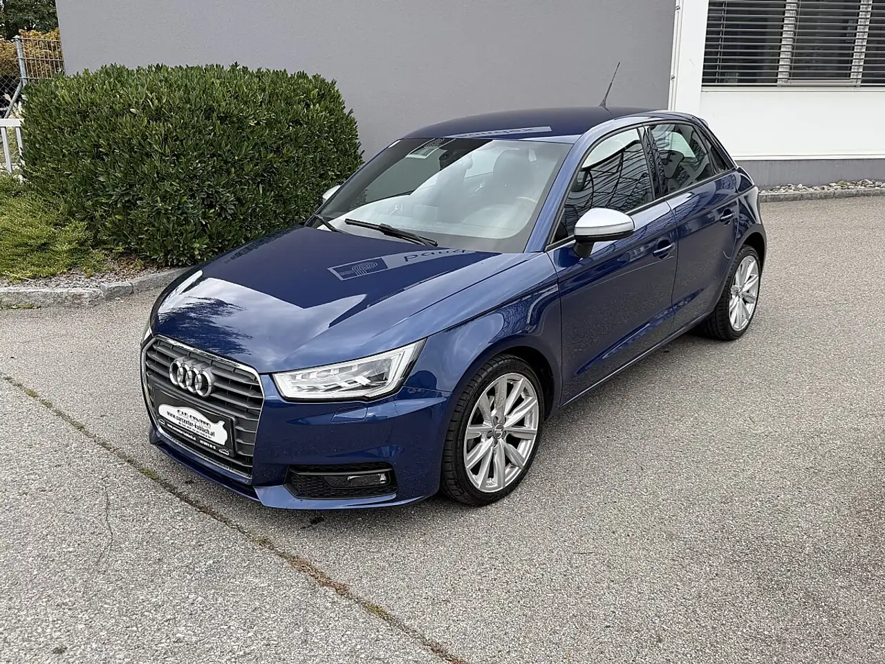 Audi A1 1.0 TFSI Sportback design — photo 1 of 11
