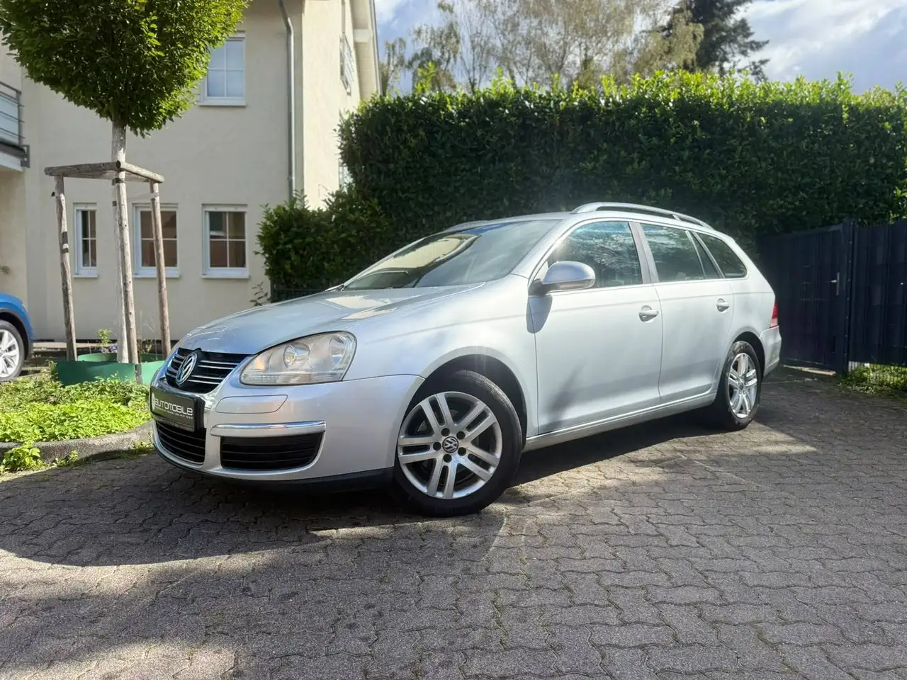 Volkswagen Golf Golf 1.9 TDI DPF Trendline*2.Hand*TÜV&ServiceNEU*AHK*PDC — photo 1 of 19