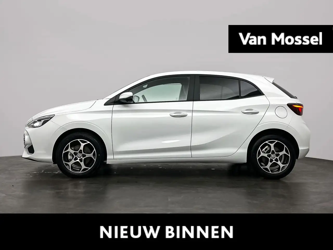 MG MG3 Hybrid+ 1.5 Hybrid+ Luxury Madness Edition — photo 1 of 8