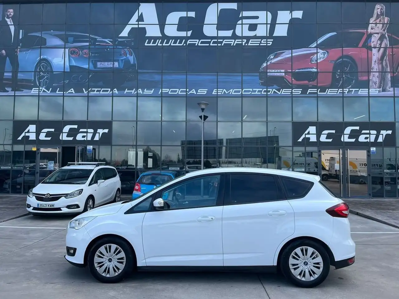 Ford C-Max 1.5 TDCi 88kW (120CV) Trend+ Powershift — photo 1 of 2