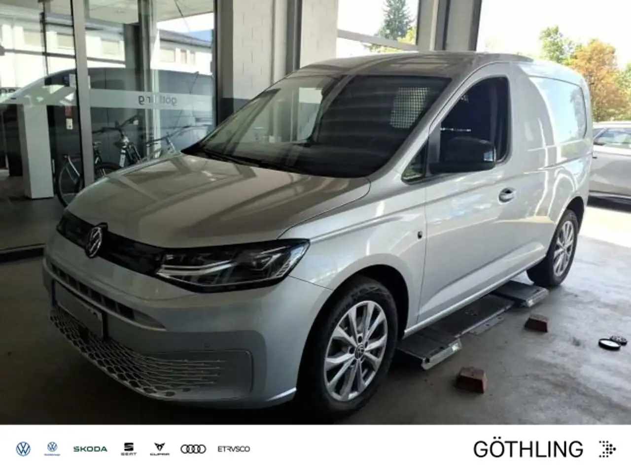 Volkswagen Caddy Cargo 2,0 l 90 kW TDI 90kW *LED*EPH*SitzH* — photo 1 of 3