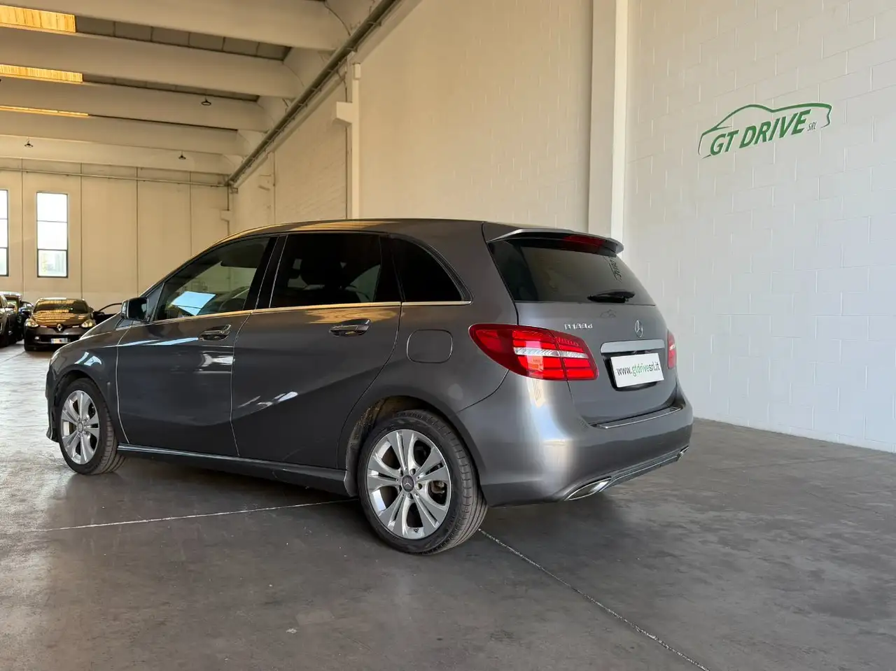 2016 Mercedes-Benz B 180 Classe B - T246 d (cdi) Business 109 CV, photograph 2