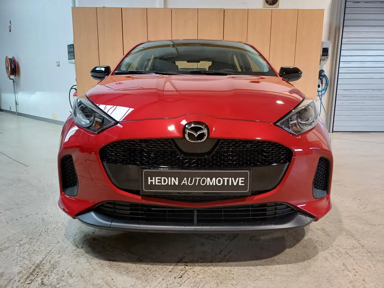 Mazda 2 Hybrid e-SKYACTIV R-EV 166 pk Exclusive-Line — photo 1 of 8