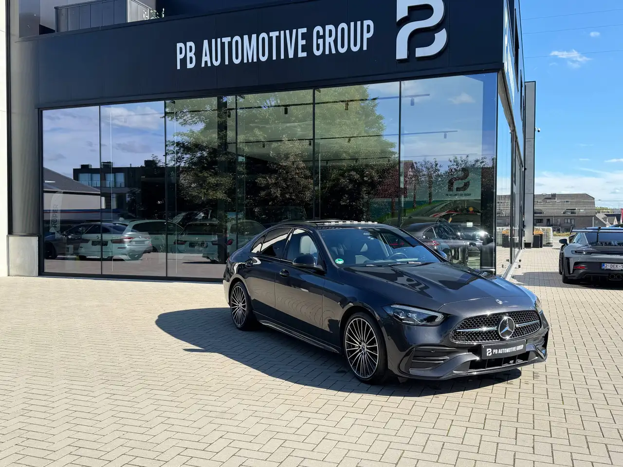 Mercedes-Benz C 180 PANODAK | MEMORY | STOELVERWARMING | CAMERA | MBUX NAVI | PDC V+A — photo 1 of 21
