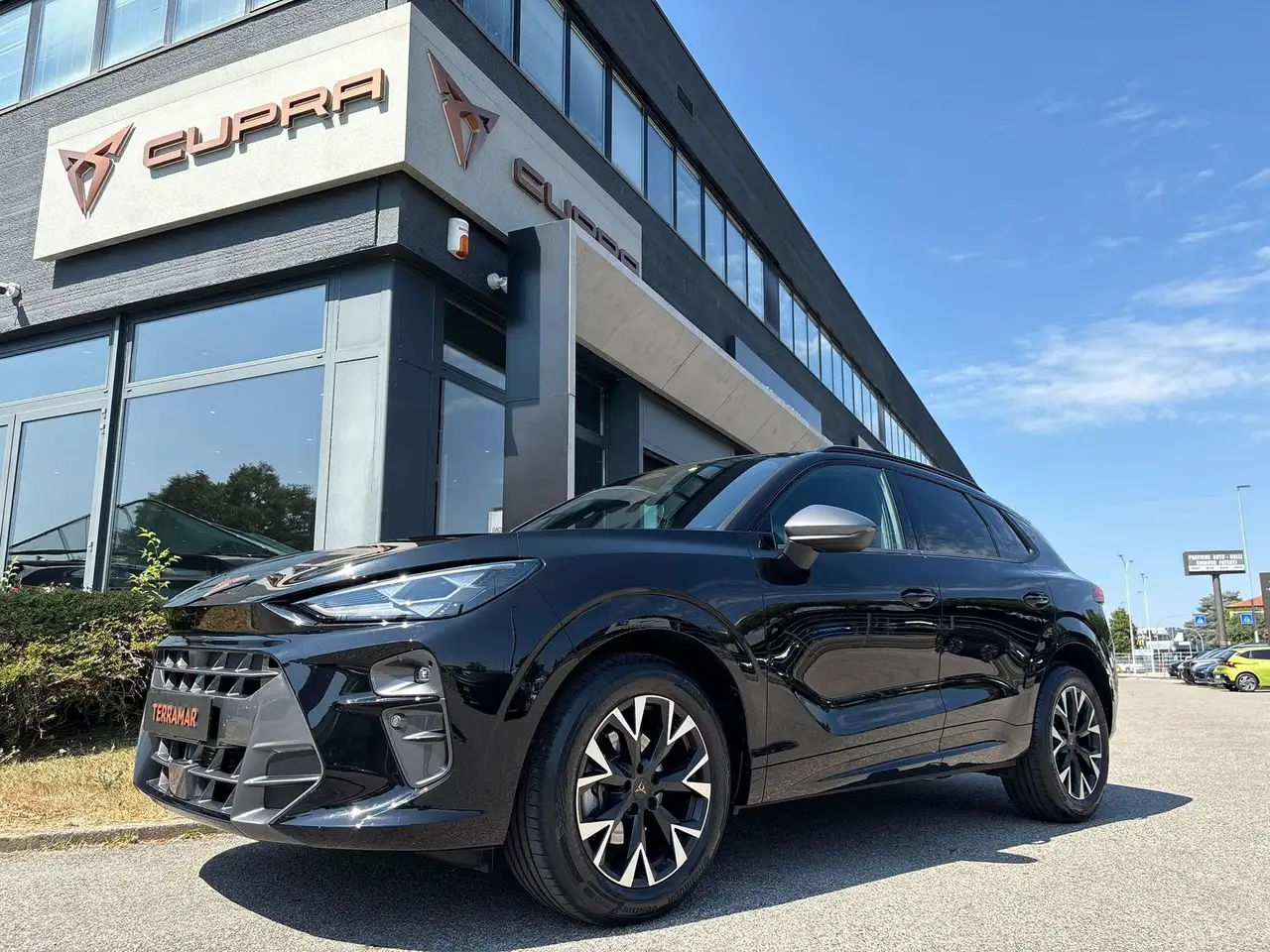 CUPRA Terramar 1.5 HYBRID DSG — photo 1 of 15