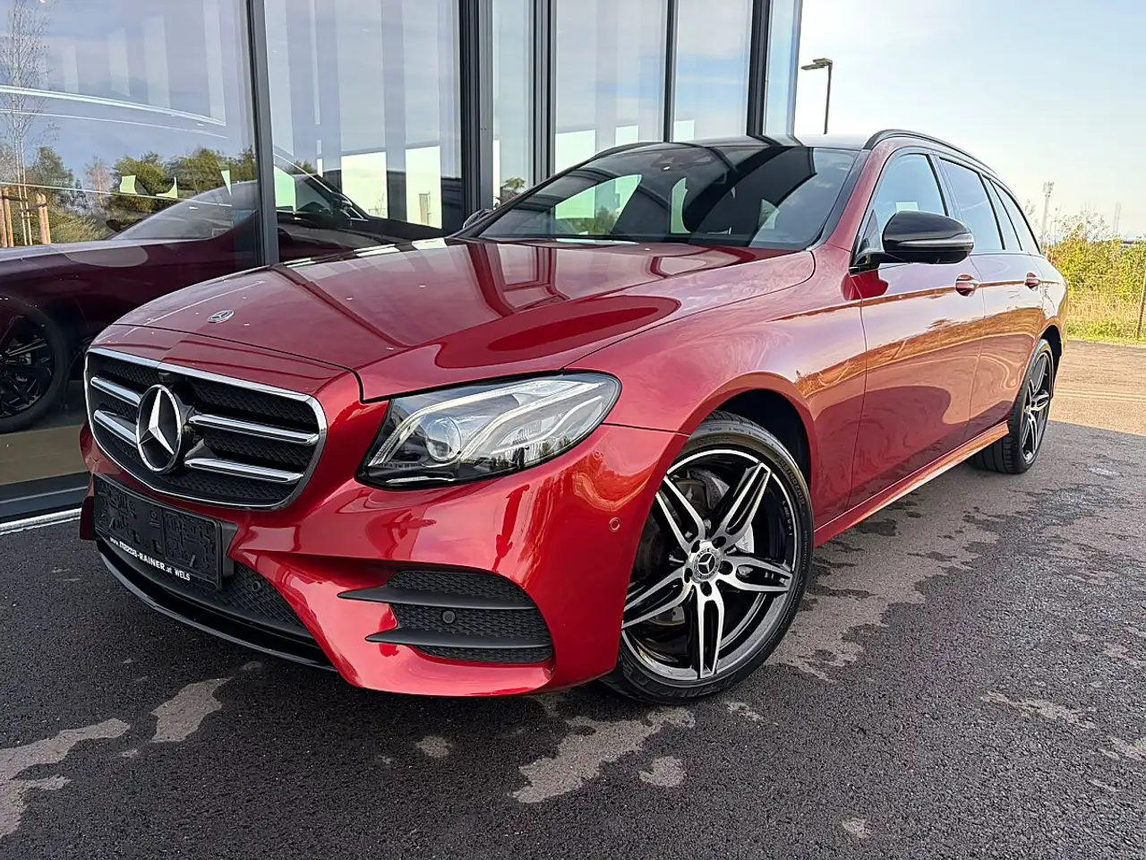 Mercedes-Benz E 220 d T Austria Edition 4MATIC Aut. / AMG / WIDESCR... — photo 1 of 20
