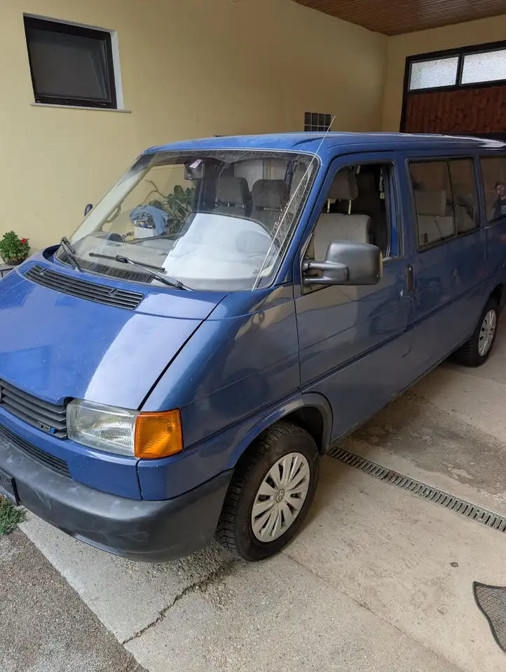 Volkswagen Transporter Kastenwagen 2,5 TDI — photo 1 of 20