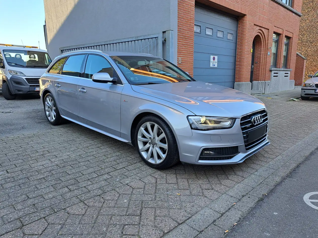 Audi A4 A4 Avant 2.0 TDi Quattro S tronic12 mois de garant — photo 1 of 12