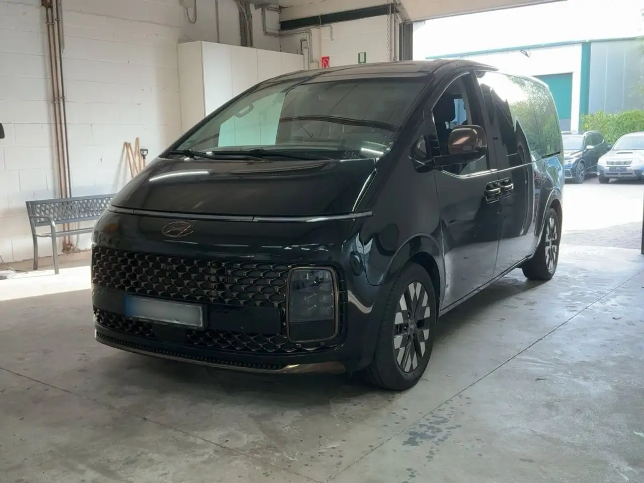 Hyundai STARIA Signature 4WD Relaxsitze+BOSE+7 Sitze+LED — photo 1 of 15