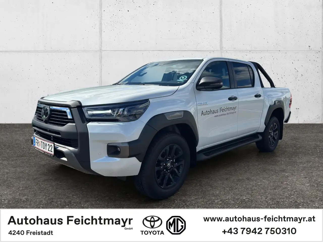 Toyota Hilux DK 2,8 D-4D 4WD /6A. Invincible Mild Hybrid 4t. — photo 1 of 11