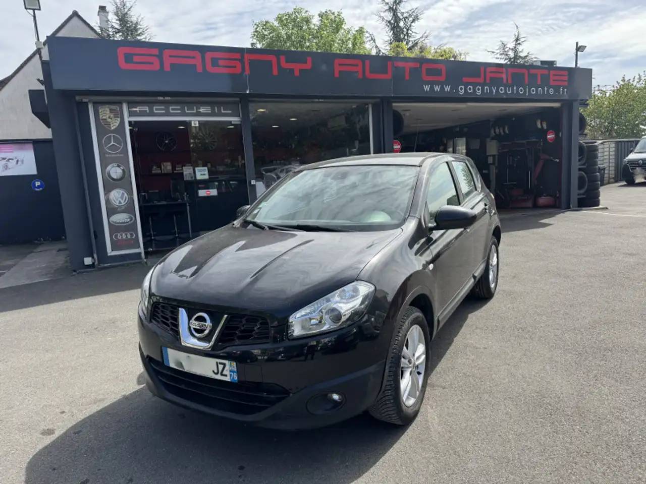 Nissan Qashqai 1.5 DCI 110CH FAP ACENTA — photo 1 of 15