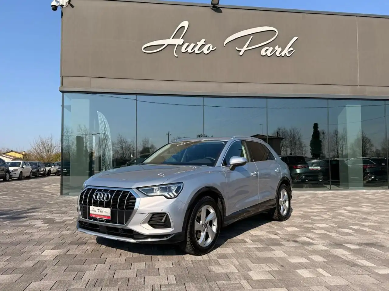 Audi Q3 35 TDI S tronic Business Advanced — photo 1 of 21